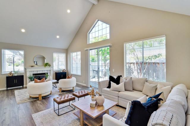 304 Windmill Park Lane, Mountain View CA: https://media.crmls.org/mediaz/9cdb747a-a2b8-49d3-ae36-835e558c749d.jpg