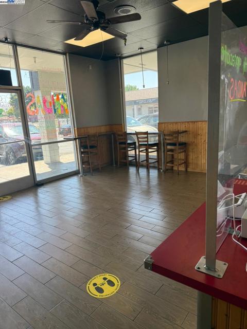 1080 Sycamore Dr, Antioch CA: https://media.crmls.org/mediaz/9cdc1ac0-9bce-49f9-9aa1-79ce2fd3b2c3.jpg