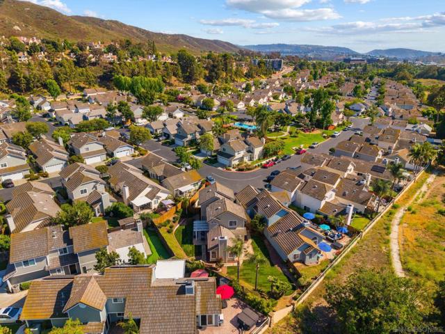 10598 Rancho Carmel Dr, San Diego CA: https://media.crmls.org/mediaz/9cdc8334-db7f-4499-9ab6-1b76e349d11b.jpg