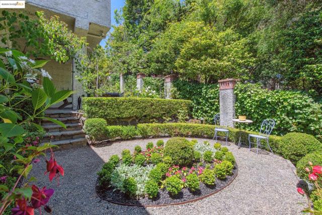 305 The Uplands, Berkeley CA: https://media.crmls.org/mediaz/9cdcc2c0-57ca-4831-957e-91ff5dc126d6.jpg