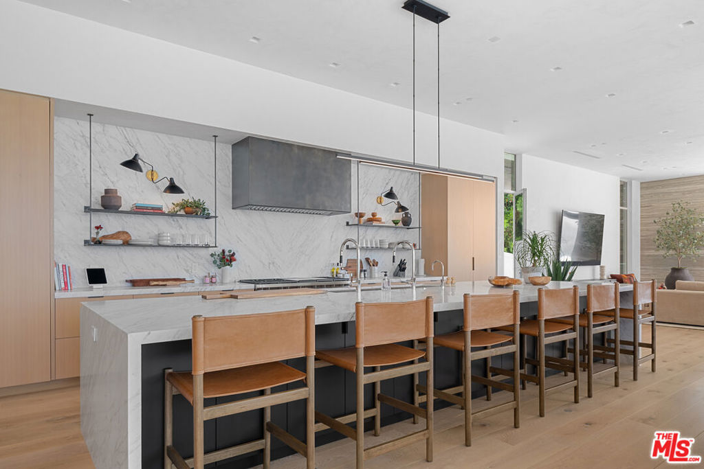MLS #26829383 image #2
