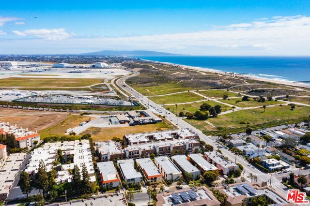 8701 Delgany Avenue, Playa del Rey CA: https://media.crmls.org/mediaz/9cdd8054-857a-4c7b-a7df-aa8d419ae0dc.jpg