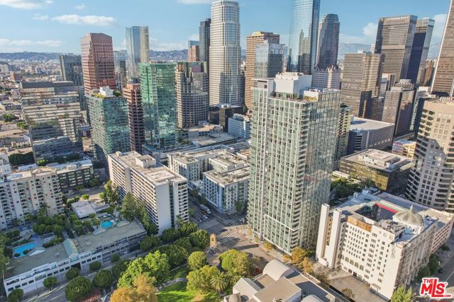 645 W 9th Street, Los Angeles CA: https://media.crmls.org/mediaz/9cdded6f-1929-4351-8fd7-cdb3bf91371f.jpg