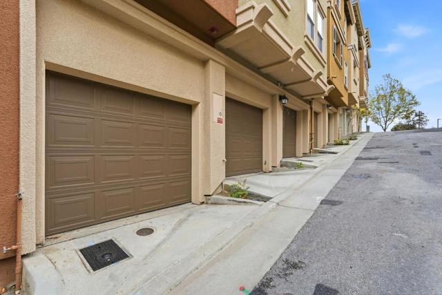 568 Altino Boulevard, San Jose CA: https://media.crmls.org/mediaz/9cde0cf4-779b-4fe7-96dd-a3a74e286175.jpg