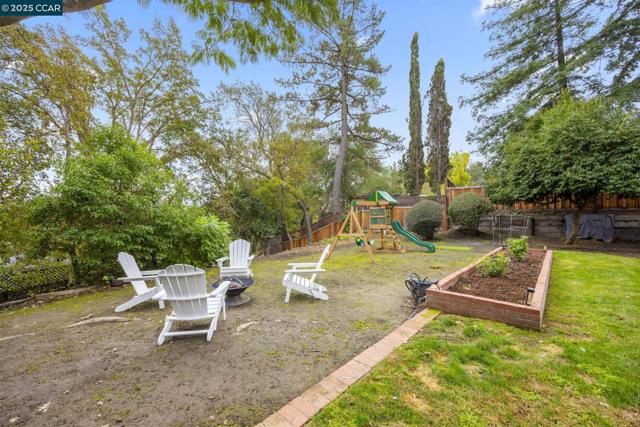 110 Twin Peaks Drive, Walnut Creek CA: https://media.crmls.org/mediaz/9cde377e-0efd-41a2-9690-7003d8ac70fe.jpg