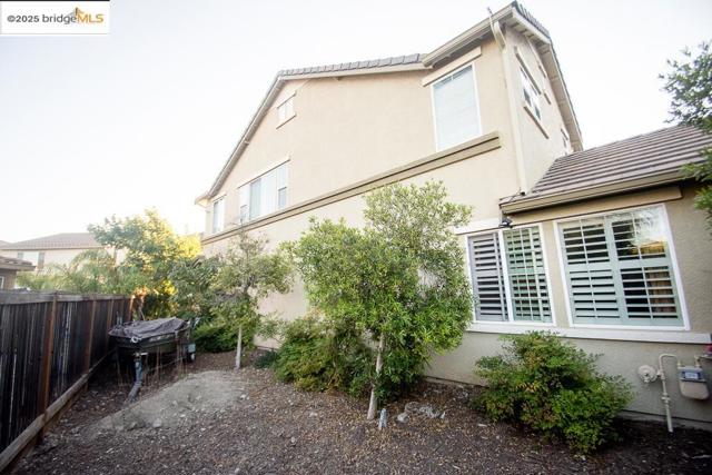 1083 Steeple Blvd, Brentwood CA: https://media.crmls.org/mediaz/9cde449c-2079-410e-a1cc-d9d91ab4b58a.jpg