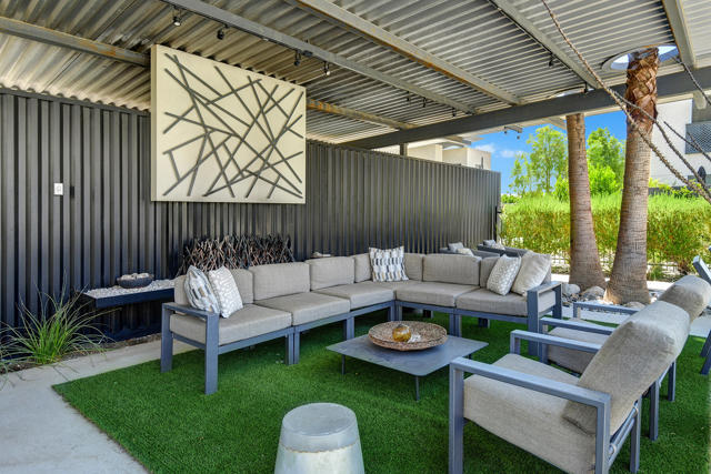 179 The Riv, Palm Springs CA: https://media.crmls.org/mediaz/9cde5465-2600-411a-975e-a462d58d18e3.jpg