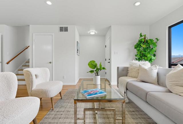 124 Berenda Drive, South San Francisco CA: https://media.crmls.org/mediaz/9cdfa36d-fbac-4b07-80f1-97e0ef1c6391.jpg