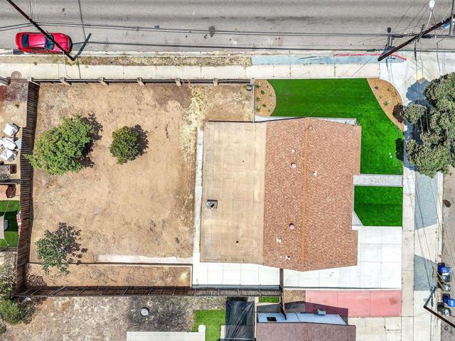 1202 Helix Avenue, Chula Vista CA: https://media.crmls.org/mediaz/9ce005e3-9f58-4a3f-9544-645dcd68f24d.jpg