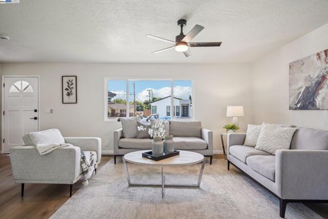 48344 Conifer St, Fremont CA: https://media.crmls.org/mediaz/9ce022ec-80d2-4924-8344-678f8479e486.jpg