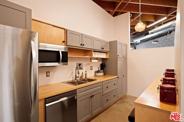  Commercial for Sale in Los Angeles, California