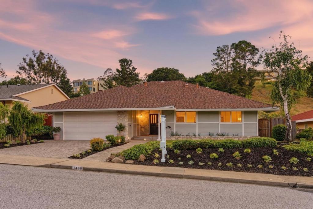 1460 Murchison Drive