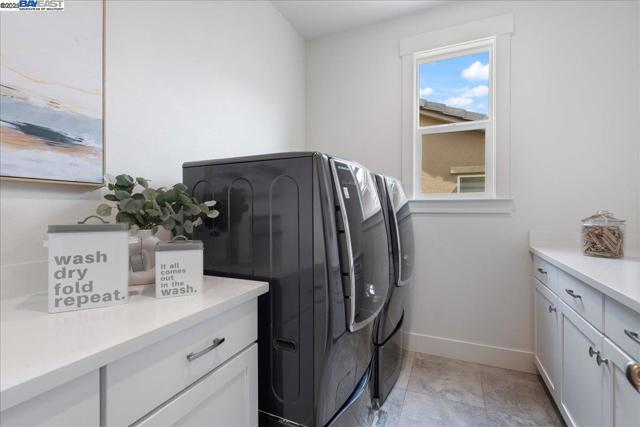7259 Lembert Hills Dr, Dublin CA: https://media.crmls.org/mediaz/9ce1b72b-28b3-43f9-9d56-1fda24dcf5d1.jpg