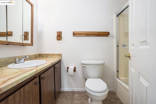 1916 Gamay DR, Oakley CA: https://media.crmls.org/mediaz/9ce1d089-a9f7-423d-a9f0-88cfb7085097.jpg