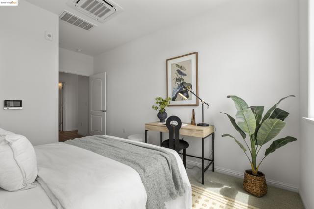 2818 Fifth Street, Alameda CA: https://media.crmls.org/mediaz/9ce1ed1c-75a8-4638-afc4-1fbec3ab1974.jpg