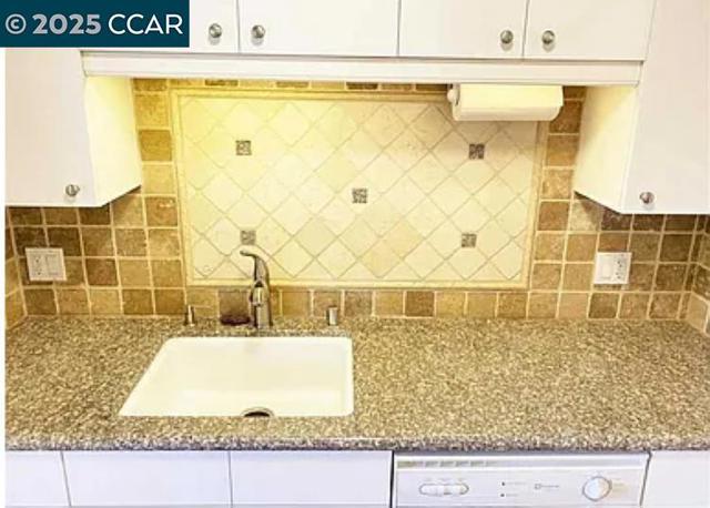 310 N Civic Drive, Walnut Creek CA: https://media.crmls.org/mediaz/9ce25fb2-88f2-49ad-8e02-a2a9b618fd69.jpg