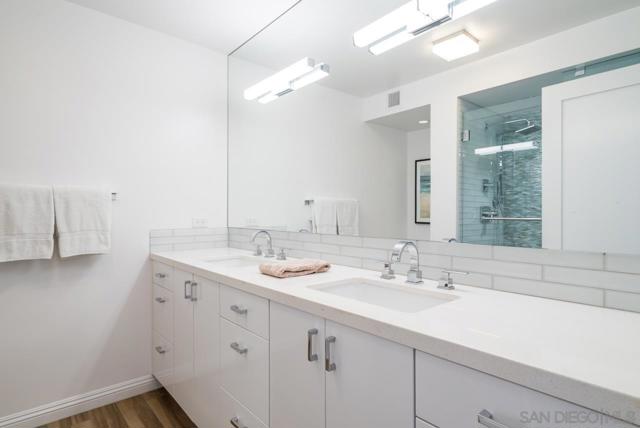 1750 Avenida del Mundo, Coronado CA: https://media.crmls.org/mediaz/9ce3dc4f-0f11-44c7-9600-2b6bb7434c84.jpg