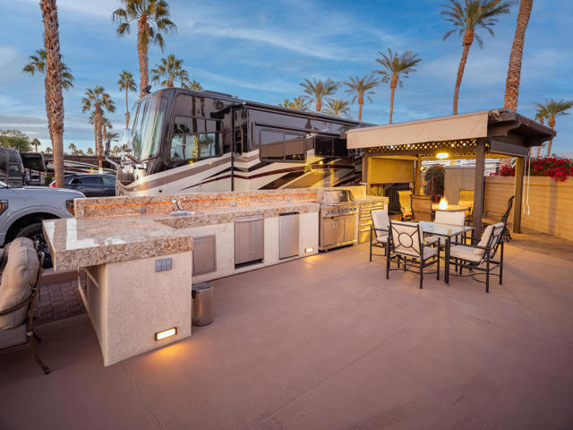 80394 Ave 48, Indio CA: https://media.crmls.org/mediaz/9ce40ea7-0f0c-4771-895e-7dd01a22fb8a.jpg