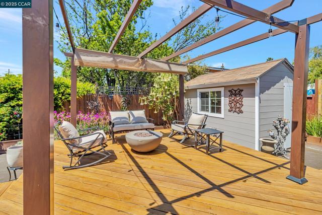 5411 Garvin Ave, Richmond CA: https://media.crmls.org/mediaz/9ce423ff-4cbb-4fb9-a93d-95c516d97f34.jpg