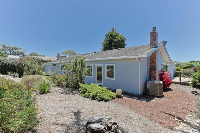 9355 Holly Oak Way, Salinas CA: https://media.crmls.org/mediaz/9ce499ad-9be2-4b88-b3ab-943cf9783809.jpg