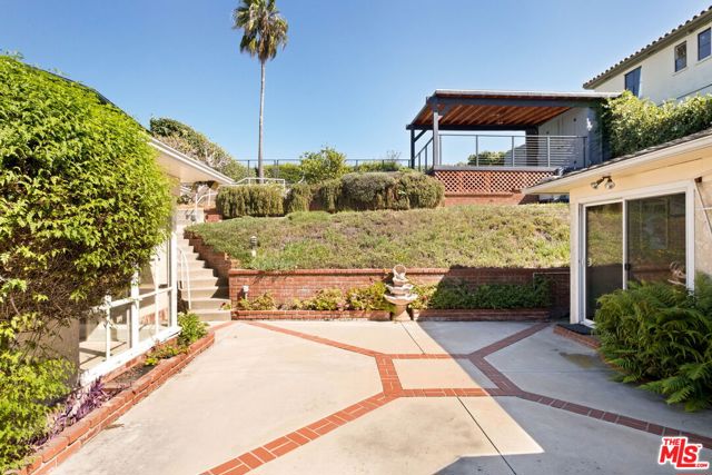 2470 Micheltorena Street photo 30