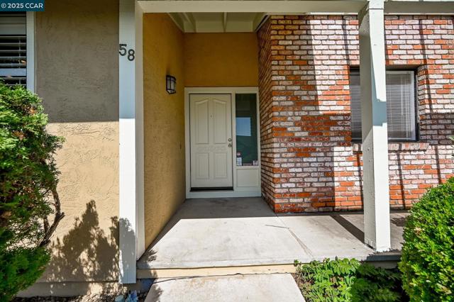 58 Ramsgate Lane, Pleasant Hill CA: https://media.crmls.org/mediaz/9ce5072d-3e39-4ac5-8687-9bd090becd53.jpg