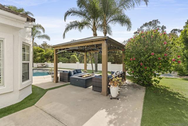16258 Windpiper, Poway CA: https://media.crmls.org/mediaz/9ce54007-3e1b-4871-948c-049164a5c957.jpg