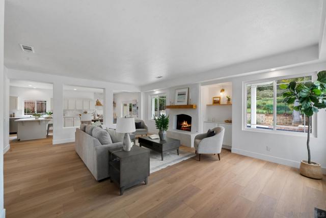 1052 Via Vera Cruz, San Marcos CA: https://media.crmls.org/mediaz/9ce550ec-3402-41b2-9de4-80aeba34fe27.jpg