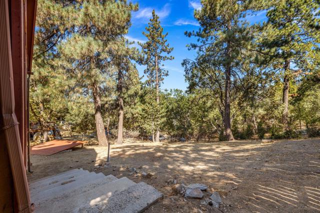54370 Valley, Idyllwild CA: https://media.crmls.org/mediaz/9ce55e6f-b896-4947-96dd-381924572e1c.jpg