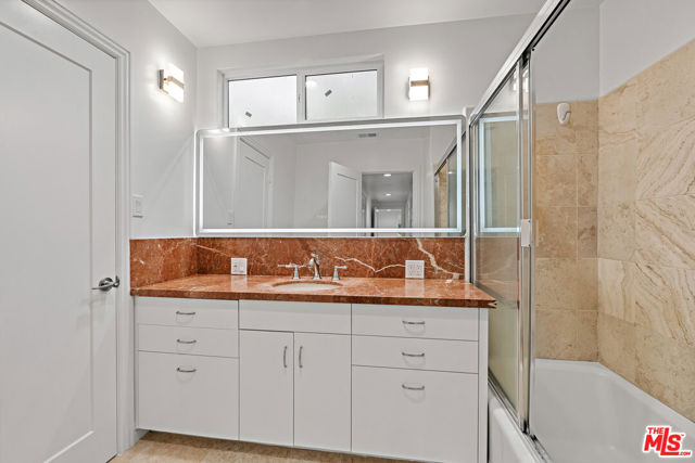 3761 Sheridge Drive, Sherman Oaks CA: https://media.crmls.org/mediaz/9ce56537-1011-4f8c-a36c-3834f1c77764.jpg