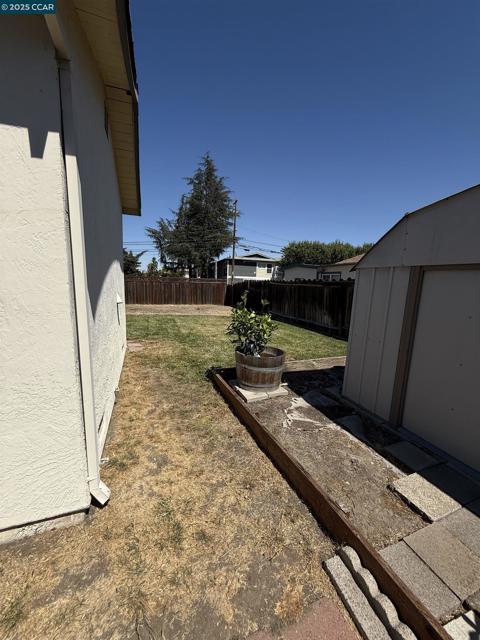 1630 Nicholas Dr, Concord CA: https://media.crmls.org/mediaz/9ce58498-31d6-4ab6-bc33-17e1c00e75b0.jpg