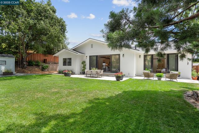 267 Valle Vista Dr, Danville CA: https://media.crmls.org/mediaz/9ce5a5c7-98f0-4494-8211-50f70b8d7666.jpg