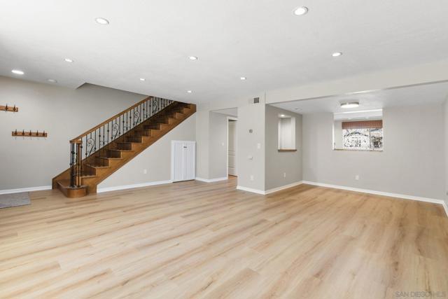 Image 6 of 36 For 835 E Ave  B