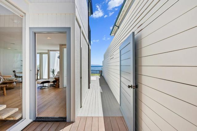 9 Rockview Drive, Santa Cruz CA: https://media.crmls.org/mediaz/9ce68e2c-30aa-48f1-9ee7-04482194d3b0.jpg