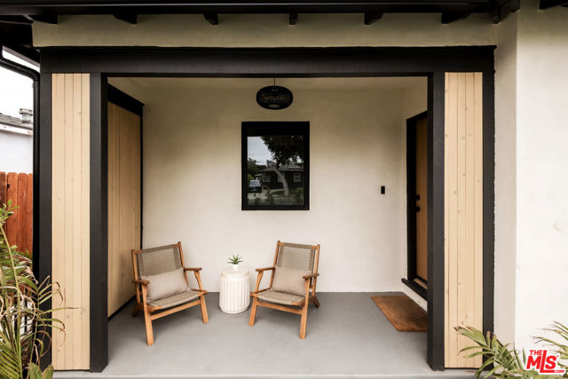 11840 Juniette Street, Culver City CA: https://media.crmls.org/mediaz/9ce7b7fb-692f-43f6-95ce-5ba836aaba85.jpg