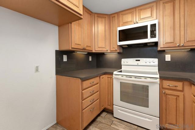 7016 Park Mesa Way, San Diego CA: https://media.crmls.org/mediaz/9ce85320-5036-4f75-929a-065e0901f4cd.jpg