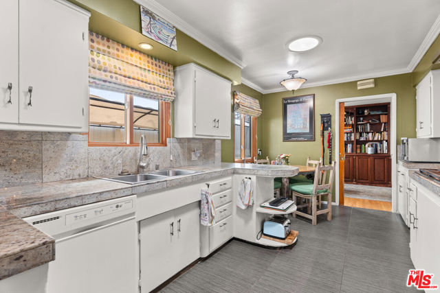 7132 Kentwood Avenue, Los Angeles CA: https://media.crmls.org/mediaz/9ce854ef-6ad7-4e47-8c8b-6ade6ff74dde.jpg
