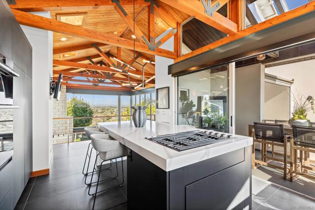 5259 Pacifica Dr, San Diego CA: https://media.crmls.org/mediaz/9ce86d6d-51d4-4706-bd76-0f2503df10c2.jpg