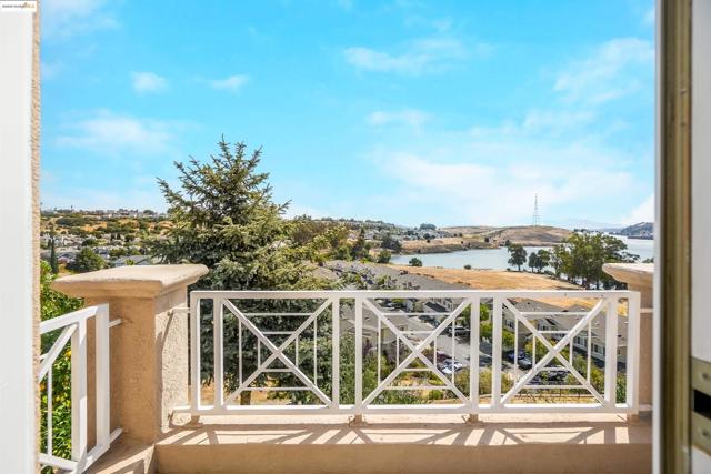 153 Camino Del Sol, Vallejo CA: https://media.crmls.org/mediaz/9ce9475d-97c1-45ee-bdbe-1370f874c2b6.jpg