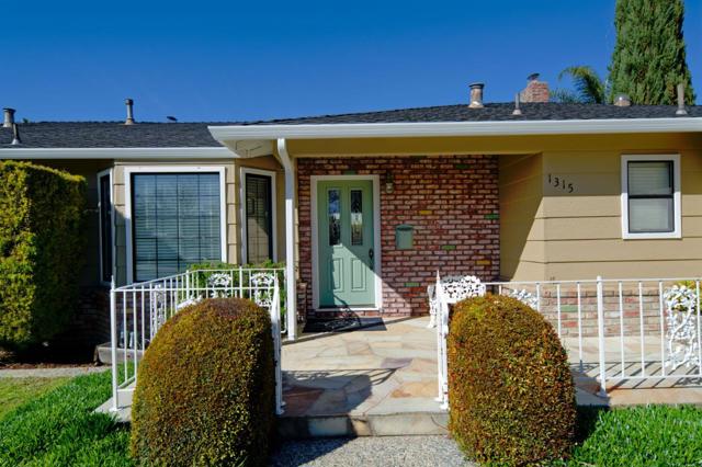 Image 7 of 21 For 1315 Whitegate Avenue