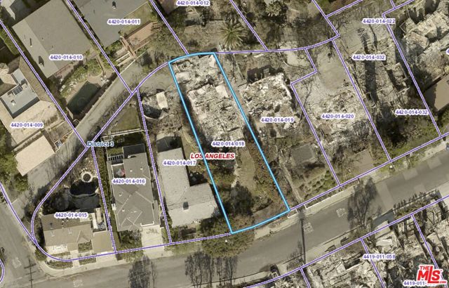 16541 Akron Street, Pacific Palisades CA: https://media.crmls.org/mediaz/9ceaecf0-4b62-4b65-9aba-ab9680dab097.jpg
