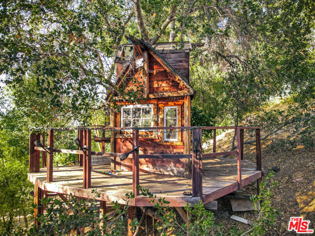 5252 Vanalden Avenue, Tarzana CA: https://media.crmls.org/mediaz/9ceb0320-8c99-4068-9f82-0f9f84d426b2.jpg