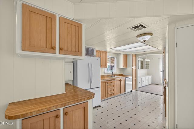 Detail Gallery Image 12 of 37 For 222 Calle Fronte #29,  Camarillo,  CA 93012 - 2 Beds | 2 Baths