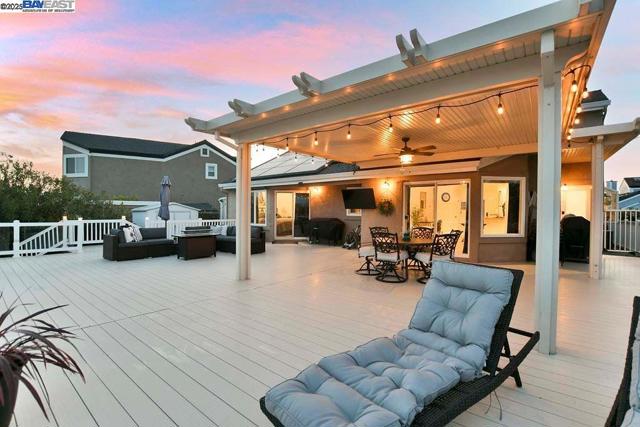 1864 Dune Point Way, Discovery Bay CA: https://media.crmls.org/mediaz/9cebb7f9-79e0-4799-864a-21bcc3d4a2dc.jpg