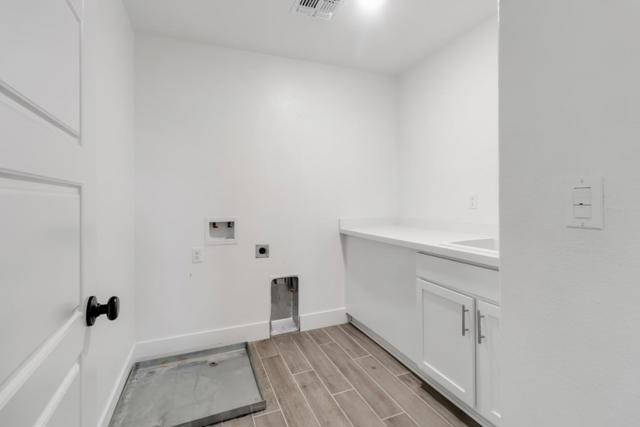 2125 Redding Way, Atwater CA: https://media.crmls.org/mediaz/9cec7f67-98aa-46c8-a056-7820771a5920.jpg