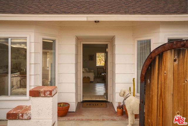 50950 Burns Canyon Road, Pioneertown CA: https://media.crmls.org/mediaz/9ced2619-6e83-4e4d-ad33-7654c2030d7d.jpg