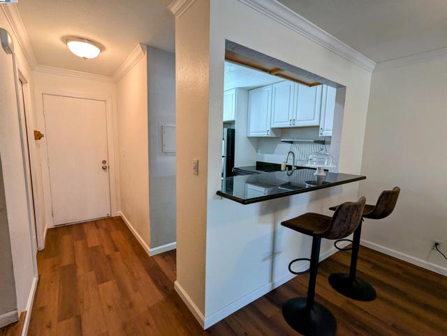 Image 2 of 19 For 1547 Parkwood Pl