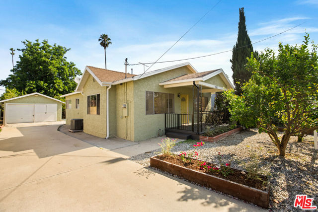 4803 Gambier Street, Los Angeles CA: https://media.crmls.org/mediaz/9ced7c6c-9ad1-4544-9467-23459c602aa8.jpg