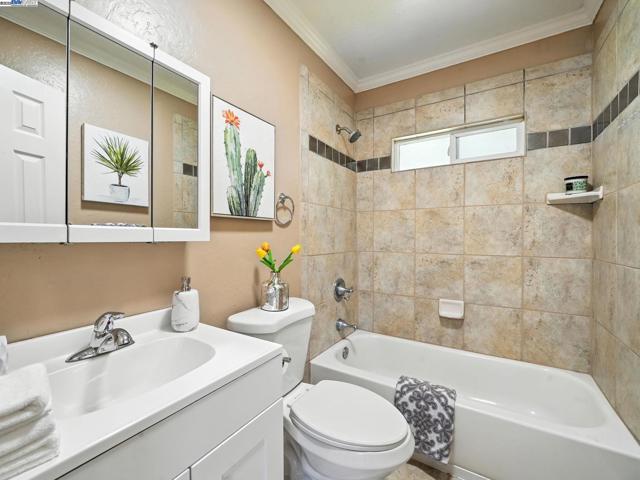 80 Pickford Ave, San Jose CA: https://media.crmls.org/mediaz/9ced8e78-e2d9-4e90-8976-87e3cfd0cac7.jpg