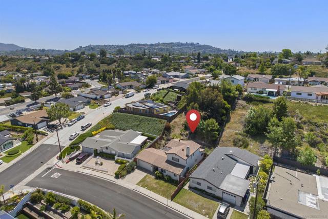 5273 Lewison Pl, San Diego CA: https://media.crmls.org/mediaz/9cee7e0c-8681-4e23-a3e3-68f4c1d9da77.jpg